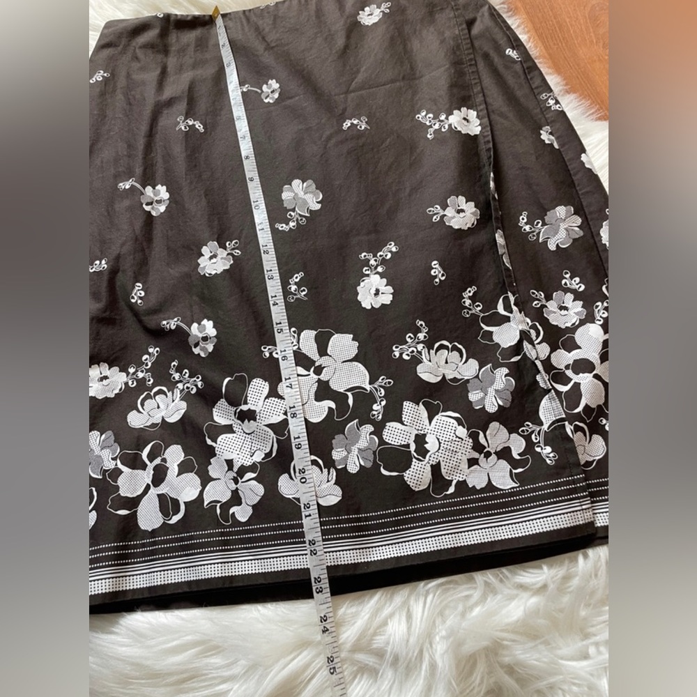 Ann Taylor Brown Floral Wrap Skirt Size 12 - Picture 5 of 7